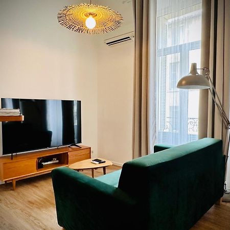Duplex-Ceiling Height 1,9M-Free Private Parking-Self Check In !! Duplex Climatise-Hauteur Sous Plafond 1,9M-Parking Prive Gratuit-Arrivee Autonome !! Avinyon Dış mekan fotoğraf