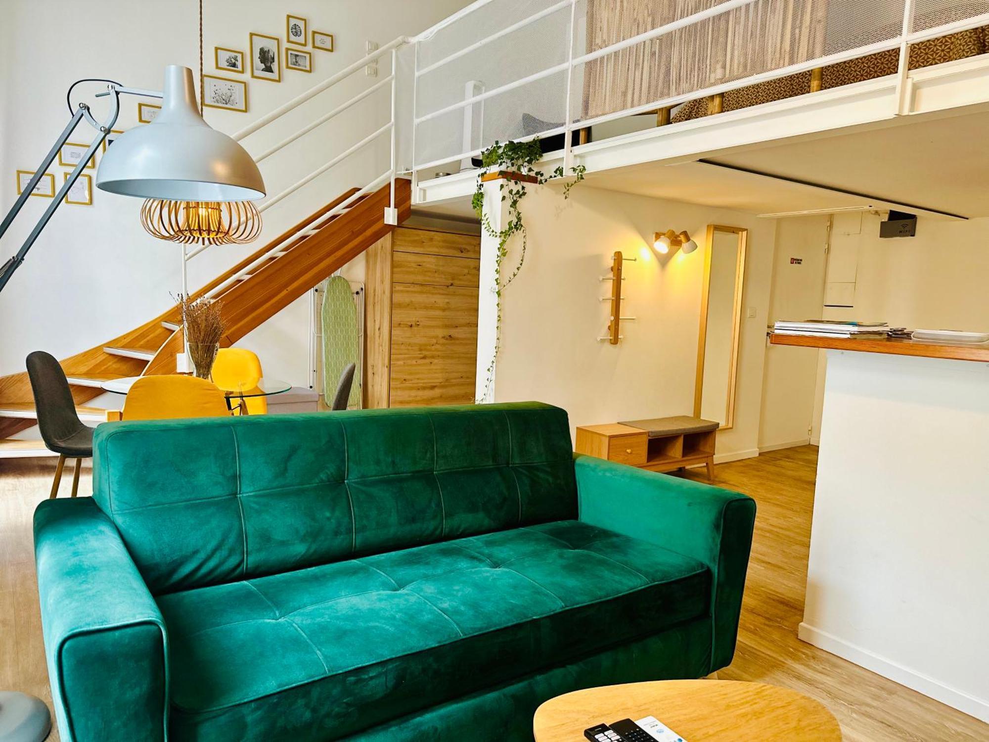 Duplex-Ceiling Height 1,9M-Free Private Parking-Self Check In !! Duplex Climatise-Hauteur Sous Plafond 1,9M-Parking Prive Gratuit-Arrivee Autonome !! Avinyon Dış mekan fotoğraf